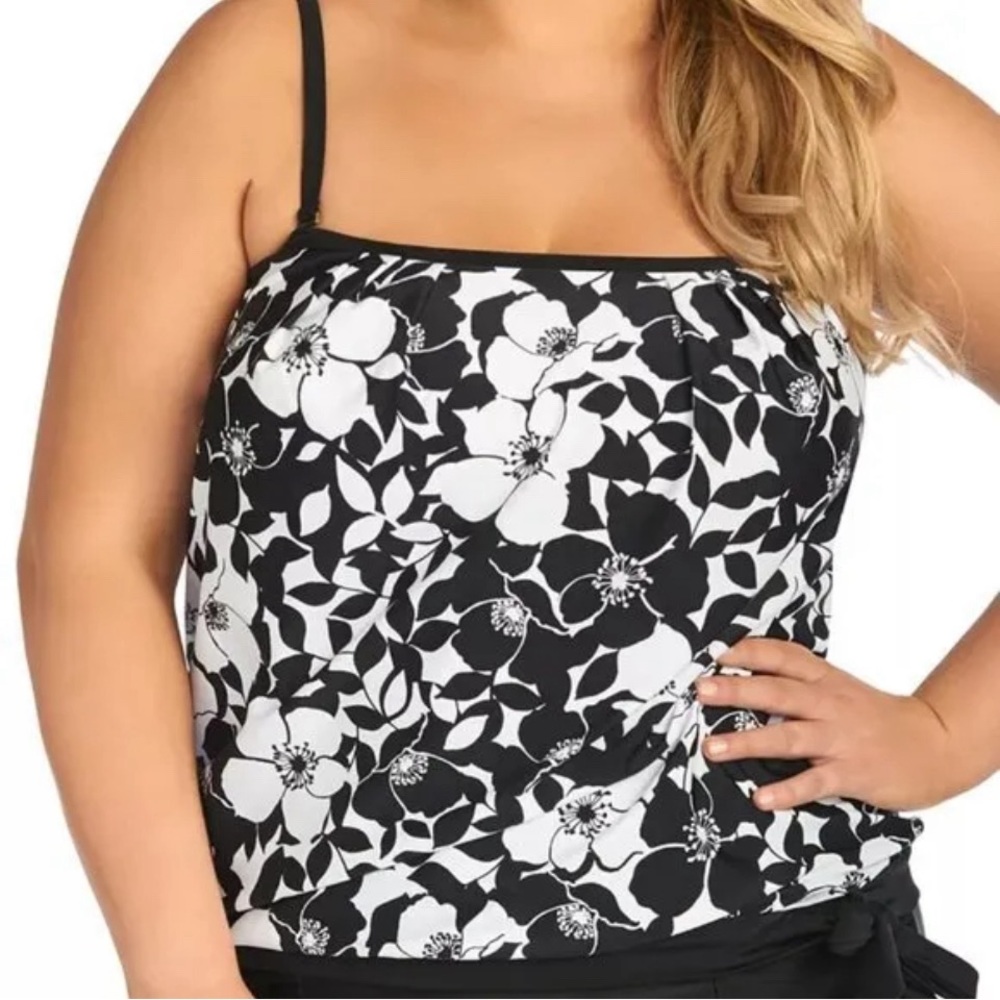 Island escape Lei day tankini top. Size 22. Excellent used condition.